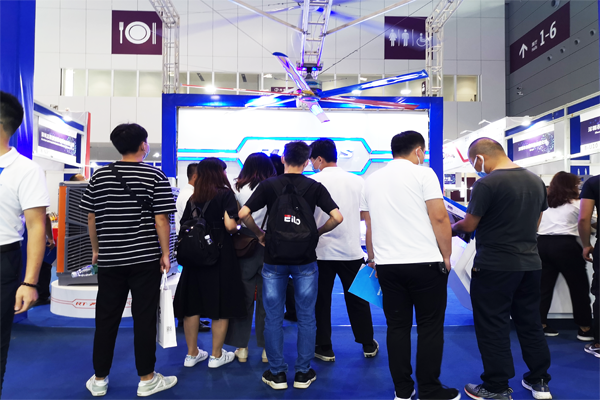 大型節(jié)能風扇品牌廠家瑞泰風展會現(xiàn)場實拍圖 大型節(jié)能風扇品牌廠家瑞泰風展會現(xiàn)場實拍圖