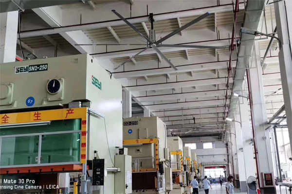 瑞泰風(fēng)韶關(guān)車間大吊扇廠家案例圖 瑞泰風(fēng)韶關(guān)車間大吊扇廠家案例圖