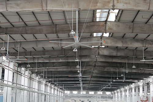 7.3 米工業(yè)大吊扇，工業(yè)場(chǎng)所通風(fēng)降溫的理想之選